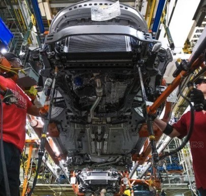 Chevrolet Shuts Down Corvette Factory For 4 Weeks Due To Slow Sales